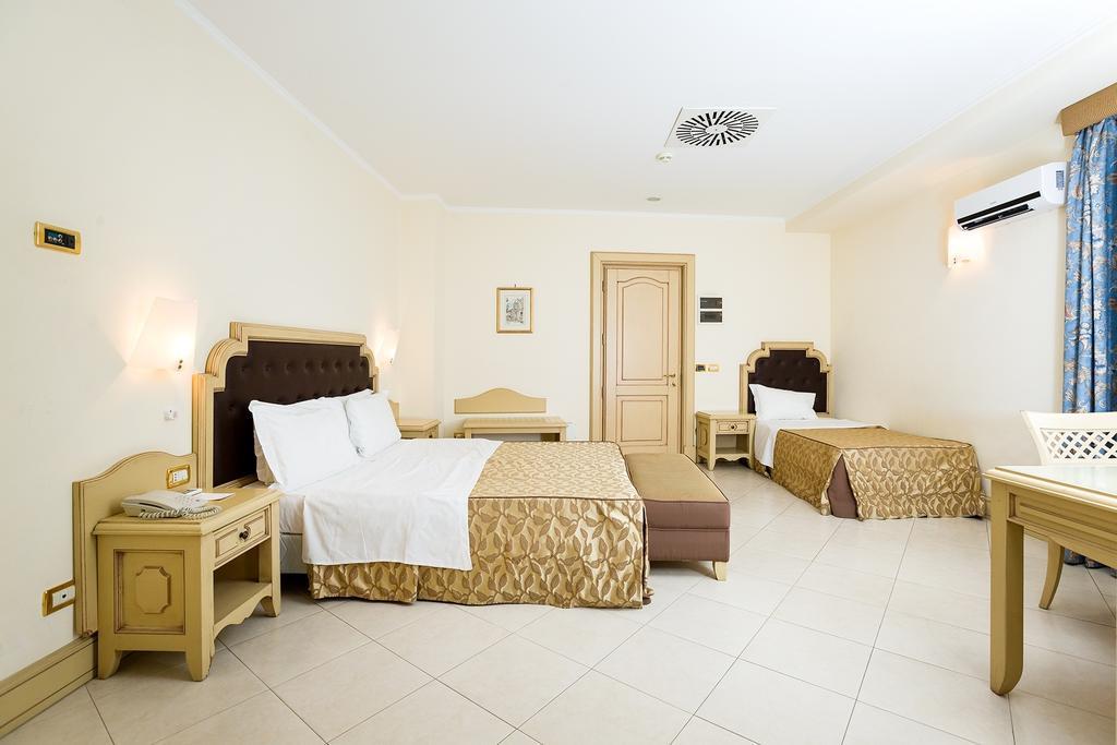 Grand Hotel Faraglioni Aci Trezza Camera foto